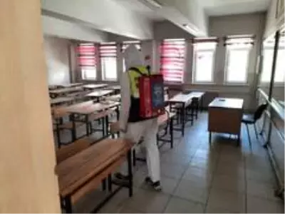 Palandöken'de okullar LGS için dezenfekte edildi Palandöken'de okullar LGS için dezenfekte edildi