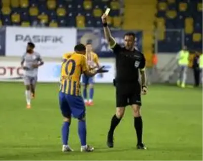 Süper Lig: MKE Ankaragücü: 1 Medipol Başakşehir FK: 2 (Maç sonucu) Süper Lig: MKE Ankaragücü: 1 Medipol Başakşehir FK: 2 (Maç sonucu)