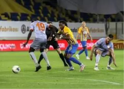 Süper Lig: MKE Ankaragücü: 1 Medipol Başakşehir FK: 0 (İlk yarı) Süper Lig: MKE Ankaragücü: 1 Medipol Başakşehir FK: 0 (İlk yarı)