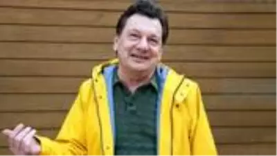 Vedat Milor'un gençlik fotoğrafındaki karın kasları herkesi şaşkına çevirdi Vedat Milor'un gençlik fotoğrafındaki karın kasları herkesi şaşkına çevirdi