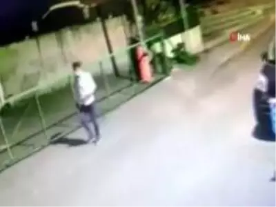 Yabancı uyruklu kişileri dolandıran İran asıllı 'sahte polis' yakalandı Yabancı uyruklu kişileri dolandıran İran asıllı 'sahte polis' yakalandı