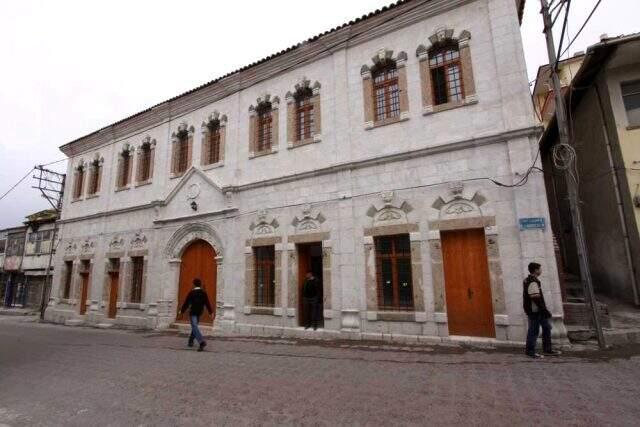 Yozgat nerededir? Yozgat'ın nesi meşhur? Yozgat'ta gezilecek yerler için Yozgat gezi rehberi Yozgat nerededir? Yozgat'ın nesi meşhur? Yozgat'ta gezilecek yerler için Yozgat gezi rehberi