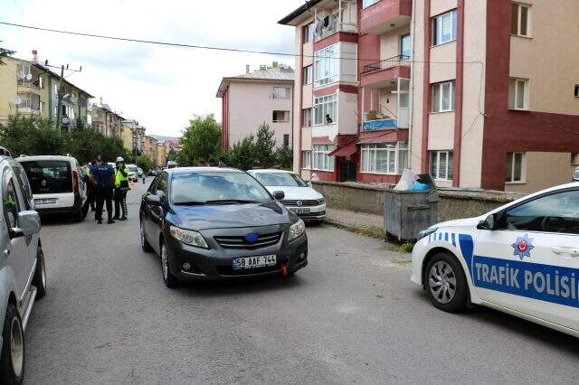 7 yaşındaki Yaren'i yaralayan sürücüye meydan dayağı atıldı