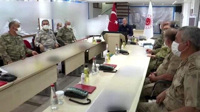 Bakan Akar'dan son terörist etkisiz hale getirilinceye kadar mücadelenin süreceği mesajı geldi Bakan Akar'dan son terörist etkisiz hale getirilinceye kadar mücadelenin süreceği mesajı geldi