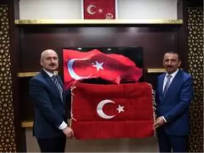 Bakan Karaismailoğlu Siirt'te incelemelerde bulundu Bakan Karaismailoğlu Siirt'te incelemelerde bulundu