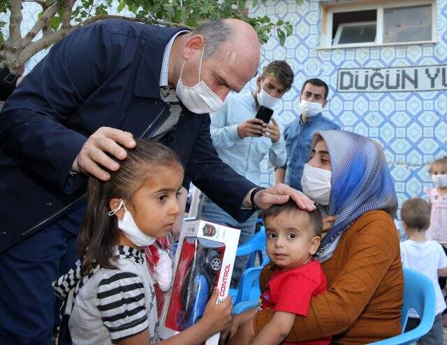 Cumhurbaşkanı Erdoğan, terör örgütü PKK'nın katlettiği işçinin ailesiyle görüştü