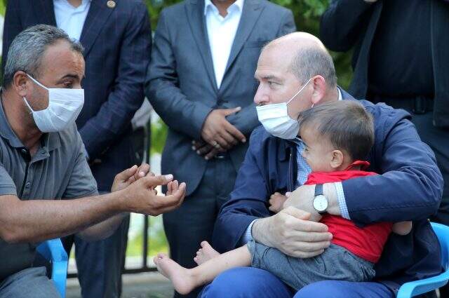 Cumhurbaşkanı Erdoğan, terör örgütü PKK'nın katlettiği işçinin ailesiyle görüştü