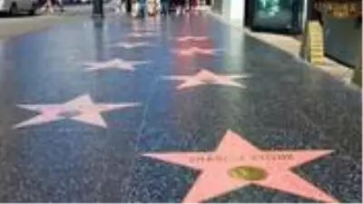 Dr. Mehmet Öz, ABD'deki Hollywood Şöhretler Yolu'na adı yazılacak ilk Türk oldu Dr. Mehmet Öz, ABD'deki Hollywood Şöhretler Yolu'na adı yazılacak ilk Türk oldu