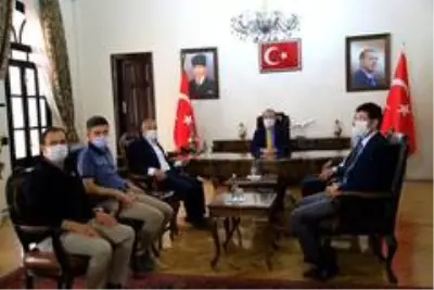 Elazığ'ın yeni valisi, gelir gelmez sahaya indi Elazığ'ın yeni valisi, gelir gelmez sahaya indi