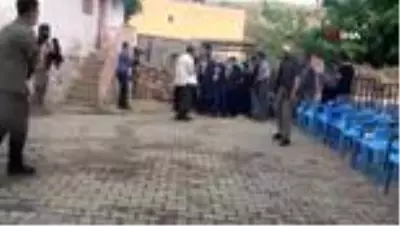 İçişleri Bakanı Soylu'dan şehit işçilerin ailelerine taziye ziyareti İçişleri Bakanı Soylu'dan şehit işçilerin ailelerine taziye ziyareti