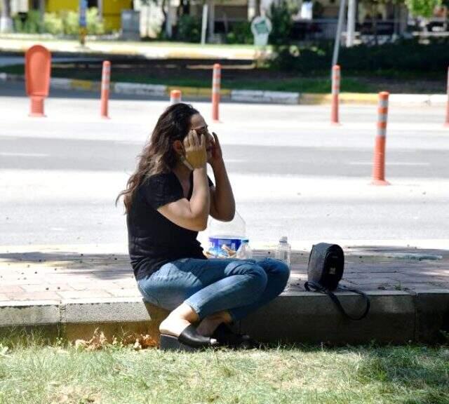 Kaza yapan kadın psikiyatristin cüzdanı çalındı Kaza yapan kadın psikiyatristin cüzdanı çalındı