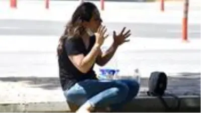 Kaza yapan kadın psikiyatristin cüzdanı çalındı Kaza yapan kadın psikiyatristin cüzdanı çalındı