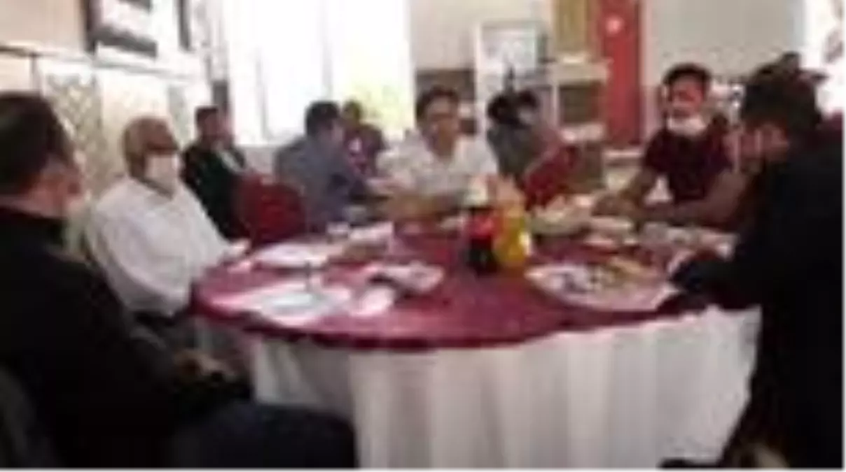 Konya'nın korona virüs vakası görülmeyen ilçesinde vefa ve sosyal destek grubu yemekte buluştu