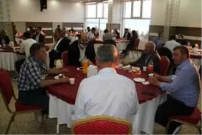 Konya'nın korona virüs vakası görülmeyen ilçesinde vefa ve sosyal destek grubu yemekte buluştu Konya'nın korona virüs vakası görülmeyen ilçesinde vefa ve sosyal destek grubu yemekte buluştu