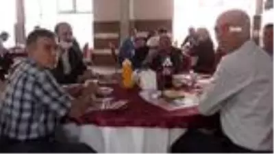 Konya'nın korona virüs vakası görülmeyen ilçesinde vefa ve sosyal destek grubu yemekte buluştu Konya'nın korona virüs vakası görülmeyen ilçesinde vefa ve sosyal destek grubu yemekte buluştu