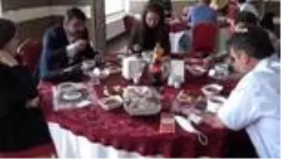 Konya'nın korona virüs vakası görülmeyen ilçesinde vefa ve sosyal destek grubu yemekte buluştu Konya'nın korona virüs vakası görülmeyen ilçesinde vefa ve sosyal destek grubu yemekte buluştu