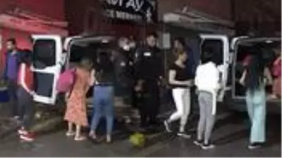Koronavirüsü hiçe sayıp meyhanede eğlence düzenleyen 25 kişiye 78 bin lira para cezası Koronavirüsü hiçe sayıp meyhanede eğlence düzenleyen 25 kişiye 78 bin lira para cezası