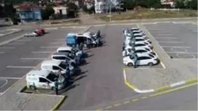 LGS sınavına gelen velilere belediye çay, su ve meşrubat dağıttı LGS sınavına gelen velilere belediye çay, su ve meşrubat dağıttı