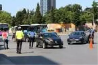 Mecidiyeköy'de kısıtlama denetimleri Mecidiyeköy'de kısıtlama denetimleri