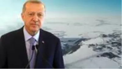 Reji ekrana yanlış görüntüyü verince Erdoğan'dan uyarı geldi: Şu anı gösterelim Reji ekrana yanlış görüntüyü verince Erdoğan'dan uyarı geldi: Şu anı gösterelim
