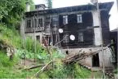 Rize'de, 183 yıllık konak paylaşılamıyor Rize'de, 183 yıllık konak paylaşılamıyor