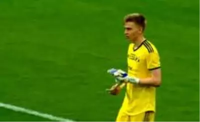 Rusya liginde bir maçta 10 gol yiyen kaleci maçın adamı ödülünü aldı Rusya liginde bir maçta 10 gol yiyen kaleci maçın adamı ödülünü aldı