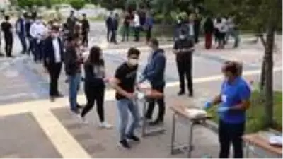 Sokağa çıkma kısıtlaması saat 09.00'da başladı! İşte kısıtlamayla ilgili tüm detaylar Sokağa çıkma kısıtlaması saat 09.00'da başladı! İşte kısıtlamayla ilgili tüm detaylar