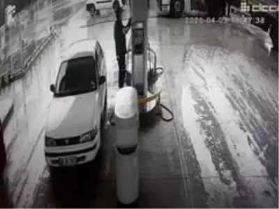 Ucuz sigara almak isteyen adam, az kalsın canından oluyordu Ucuz sigara almak isteyen adam, az kalsın canından oluyordu