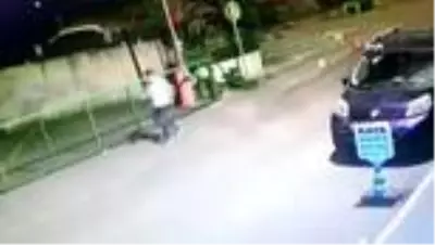 Yabancı uyruklu kişileri dolandıran İran asıllı 'sahte polis' yakalandı Yabancı uyruklu kişileri dolandıran İran asıllı 'sahte polis' yakalandı