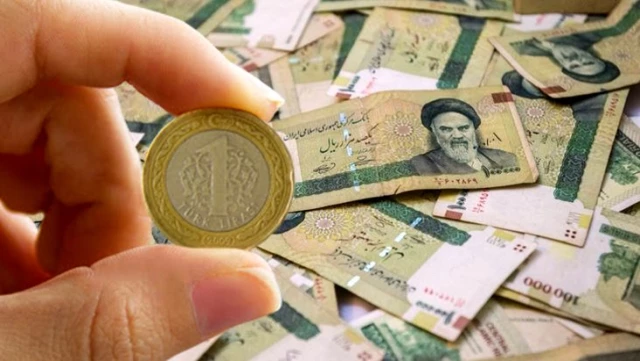 Yaptırımlarla ezilen İran'ın parası her geçen gün değersizleşiyor