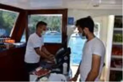 Yüzen market denize açıldı Yüzen market denize açıldı