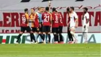 90+4'teki VAR kararı, G.Saray-G.Antep maçına damga vurdu 90+4'teki VAR kararı, G.Saray-G.Antep maçına damga vurdu
