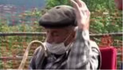 Aynı kaderi yaşayan Vali ile Şehit Babası, 29 yıl sonra tesadüfen bir araya geldi Aynı kaderi yaşayan Vali ile Şehit Babası, 29 yıl sonra tesadüfen bir araya geldi