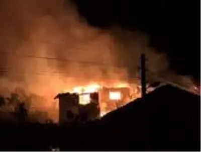 Son dakika haberleri | Bilecik'te 3 ev kül oldu, 4 kişi de hastanelik Son dakika haberleri | Bilecik'te 3 ev kül oldu, 4 kişi de hastanelik