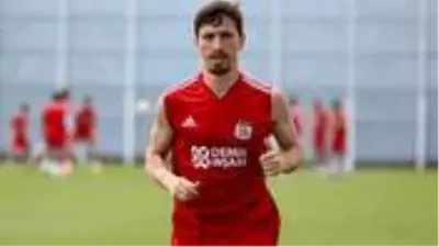 Galatasaray 500 bin euro imza parasını yatırdı, Mert Hakan kabul etmedi! Adım adım F.Bahçe'ye gidiyor Galatasaray 500 bin euro imza parasını yatırdı, Mert Hakan kabul etmedi! Adım adım F.Bahçe'ye gidiyor