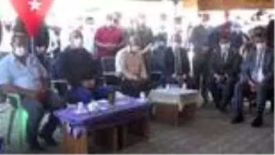 İçişleri Bakanı Soylu'dan şehit işçilerin ailelerine başsağlığı ziyareti İçişleri Bakanı Soylu'dan şehit işçilerin ailelerine başsağlığı ziyareti