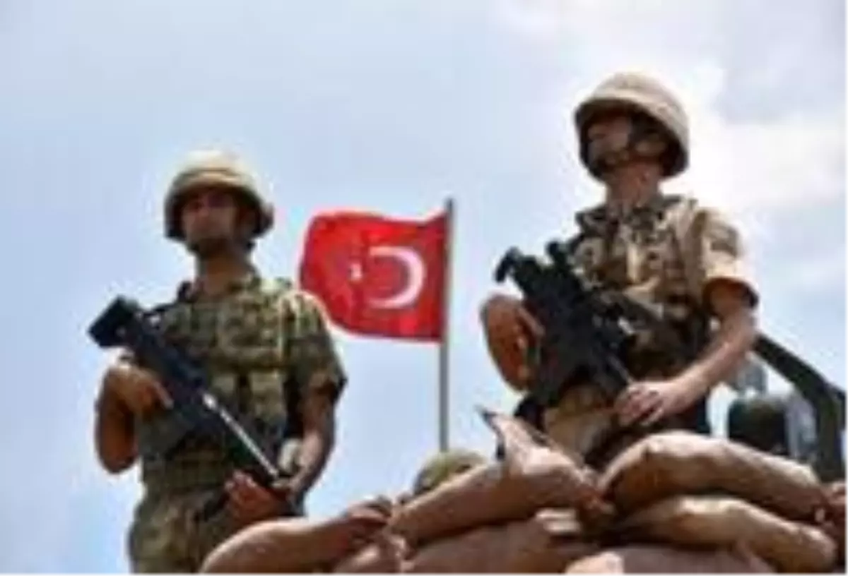 Kahraman baba, oğluyla vatan görevinde! Gösterdiği fedakarlık sonrası yılın babası seçildi