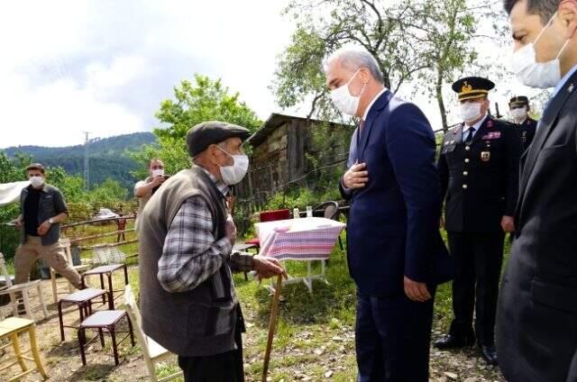 Kastamonu Valisi Avni Çakır ile şehit babasını duygulandıran tesadüf Kastamonu Valisi Avni Çakır ile şehit babasını duygulandıran tesadüf