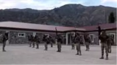 Komandolar, Pençe-Kaplan Operasyonu'na katılmak üzere sınır ötesine geçti Komandolar, Pençe-Kaplan Operasyonu'na katılmak üzere sınır ötesine geçti