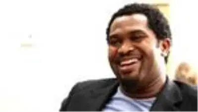 Nijeryalı eski yıldız Celestine Babayaro'nun ağabeyi Emmanuel Babayaro'dan itiraf: Beşiktaş'a gitseydim askerlik yapacaktım Nijeryalı eski yıldız Celestine Babayaro'nun ağabeyi Emmanuel Babayaro'dan itiraf: Beşiktaş'a gitseydim askerlik yapacaktım
