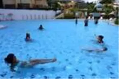 Son dakika haberi... Normalleşme sürecinde açılan İzmir'deki havuzlar doldu Son dakika haberi... Normalleşme sürecinde açılan İzmir'deki havuzlar doldu