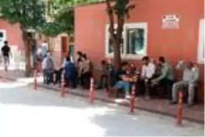 'Yan bakma' kavgasında silahla yaralanan Erkan kurtarılamadı 'Yan bakma' kavgasında silahla yaralanan Erkan kurtarılamadı