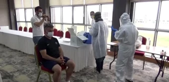 Afjet Afyonspor'da yeni tip konoravirüs testi için sürüntü örneği alındı - AFYONKARAHİSAR