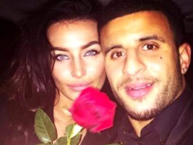 Annie Kilner, kendisini aldatan Kyle Walker'ı affedip evlenme teklifini kabul etti