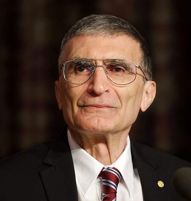Aziz Sancar kimdir? Aziz Sancar kaç yaşında ve nereli? Aziz Sancar mesleği nedir? Aziz Sancar hayatı ve biyografisi!