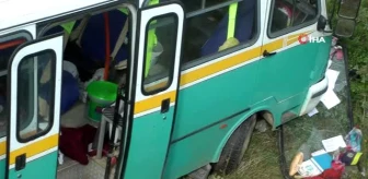 İşçi minibüsü yoldan çıktı: 13 yaralı