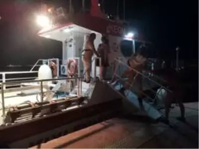 Kartal açıklarında arıza yapan teknede bulunan 3'ü çocuk 5 kişi kurtarıldı
