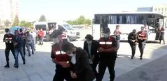 Van Emniyet Müdürlüğü: Kayseri merkezli 14 ilde insan kaçakçılarına operasyon: 25 gözaltı Van Emniyet Müdürlüğü: Kayseri merkezli 14 ilde insan kaçakçılarına operasyon: 25 gözaltı