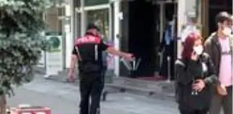 İzzet Baysal: Maske cezasından kaçan vatandaş sığındığı iş merkezinde kıskıvrak yakalandı İzzet Baysal: Maske cezasından kaçan vatandaş sığındığı iş merkezinde kıskıvrak yakalandı