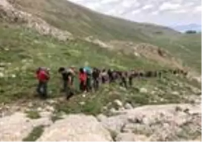 Mersinli dağcıların zorlu zirve yolculuğu Mersinli dağcıların zorlu zirve yolculuğu
